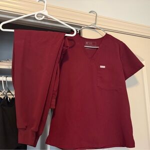 Figs Burgundy Scrub Set